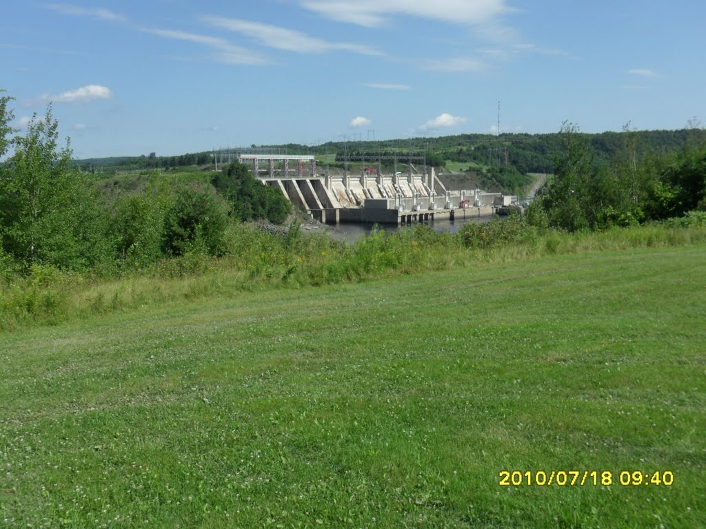 Mactaquac Dam by Lucybear