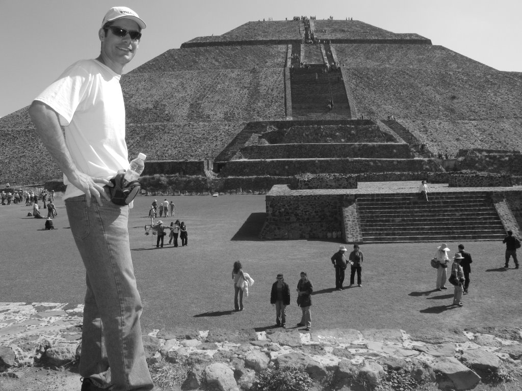 Pirâmide do Sol, Teotihuacan - Meixco by Juca Lodetti