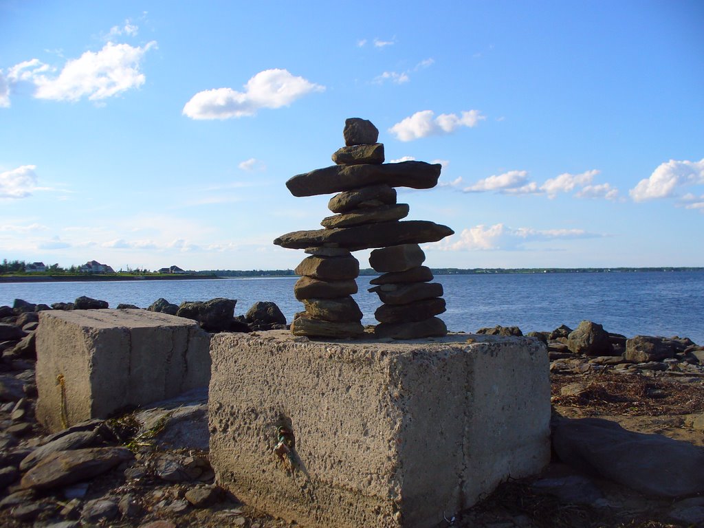 Inukshuk Chuck by walkstheland