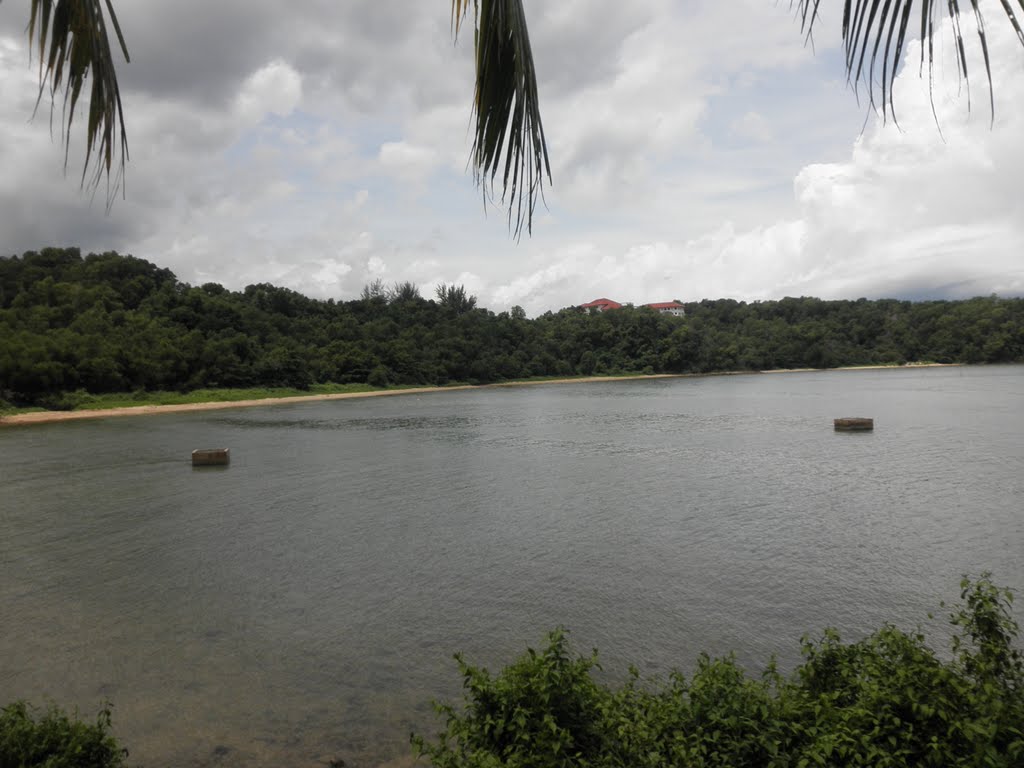 Pocket Beach Near UMS by kkboy