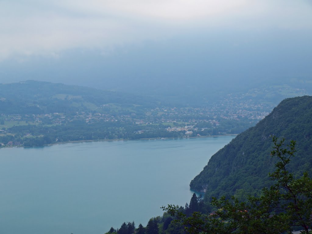 Lac d'Annecy by Wim Constant