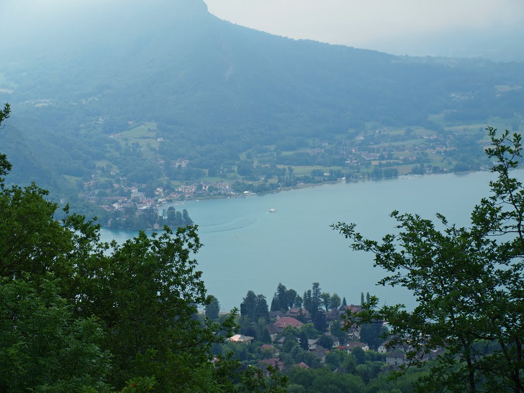 Lac d'Annecy by Wim Constant