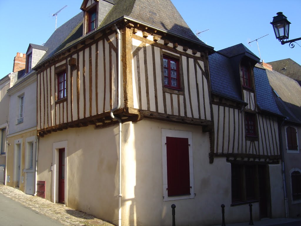 Maison à colombages en haut de la grande rue by Sureau Johnny