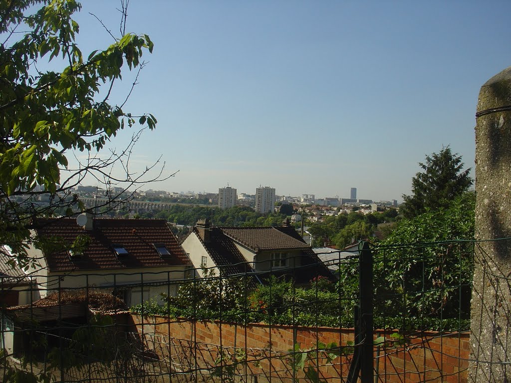 Vue depuis les hauteursde Cachan, IDF by Paul HART