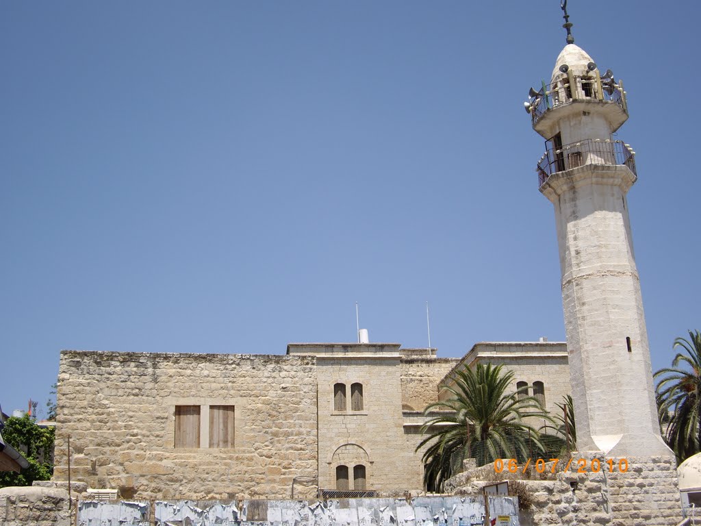 The Mosque and the Crusaders' Church by ekeidar