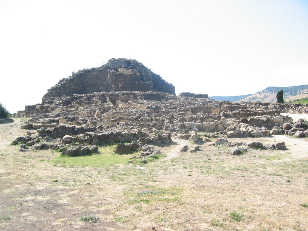 Nuraghe Su Nuraxi (1) by F. Mertens