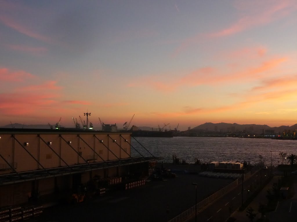 Sunset from Kobe Shukugawa Gakuin University 神戸夙川学院大学からみた夕焼け by Daichi Kohmoto ☆河本大地