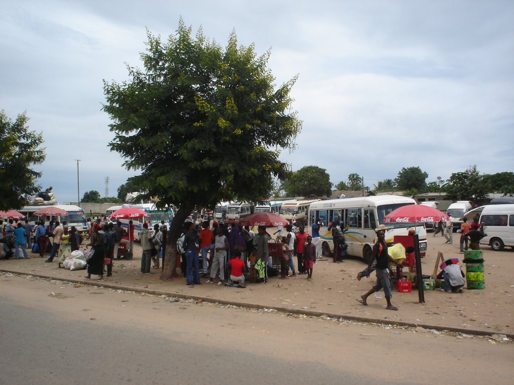 Nampula - Stazione autobus by Roberto Lissoni