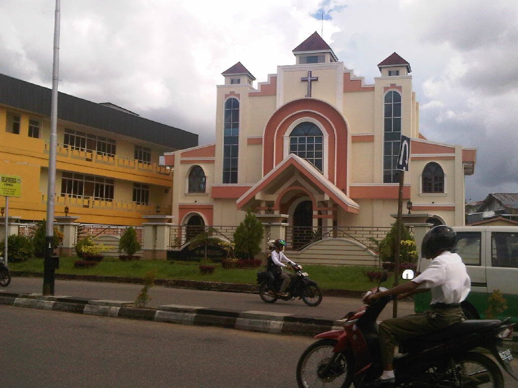 Gereja Jl. Gajah Mada by Arifin Widjaja Oei