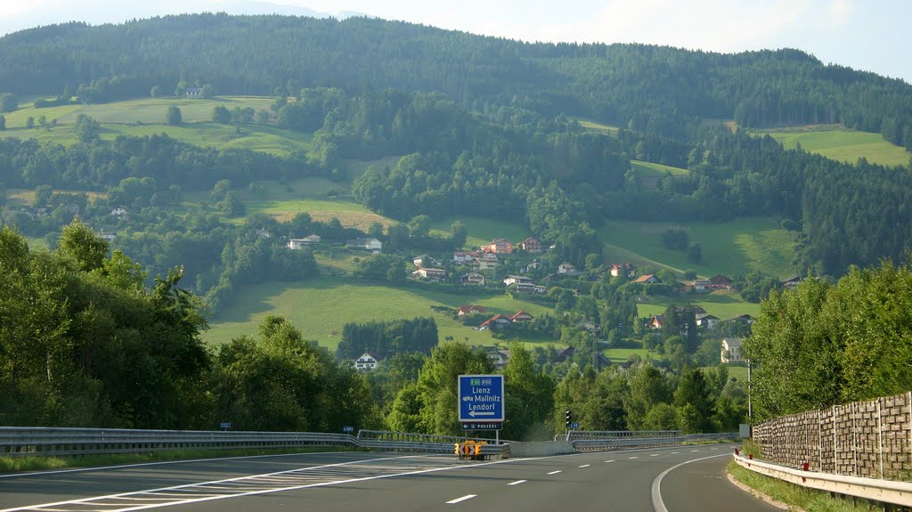 E55 & B100 interchange to Lienz / Κόμβος του Ε55 & Β100 για Λίεντς by bc_harry