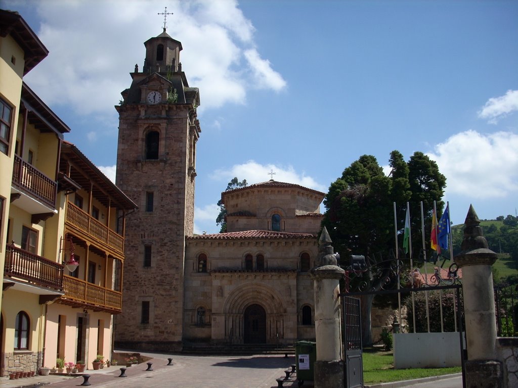 Iglesia de Puente Viesgo by barriopesquero