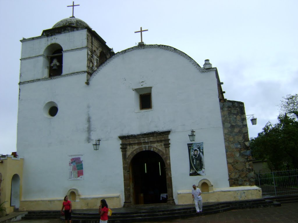 Iglesia Santo Santiago en Tomatlán, Jalisco by Grullito