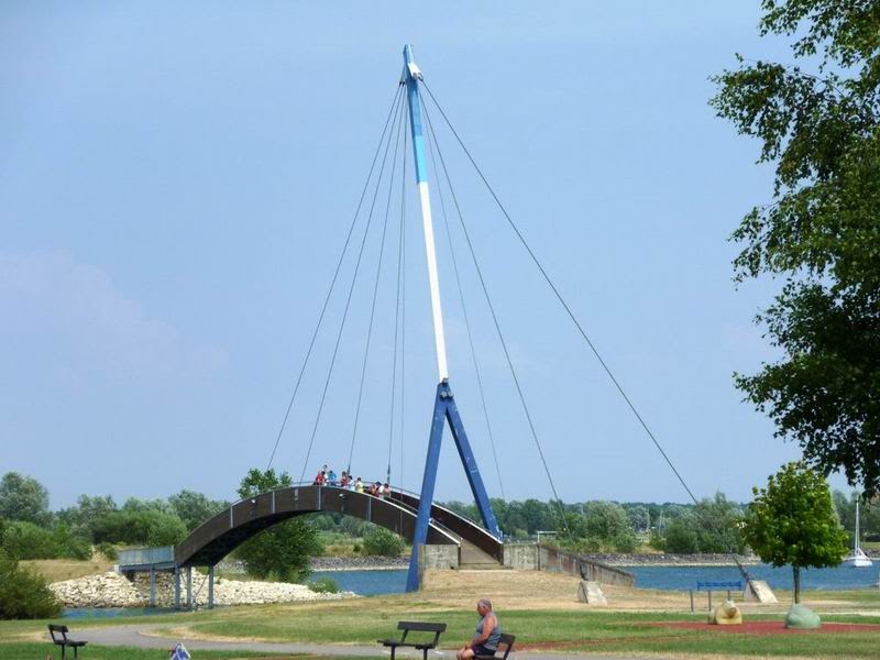 Pont sur le Lac du Der-Chantecoq / 1 by H.Garnjost