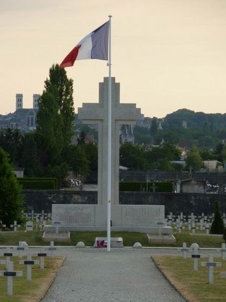 Verdun: Französischer Soldatenfriedhof Faubourg-Pavé / 3 by H.Garnjost