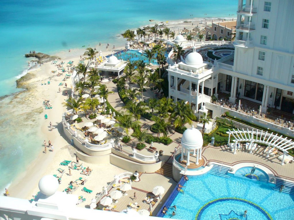 Riu Palace view to pool by M.Klein