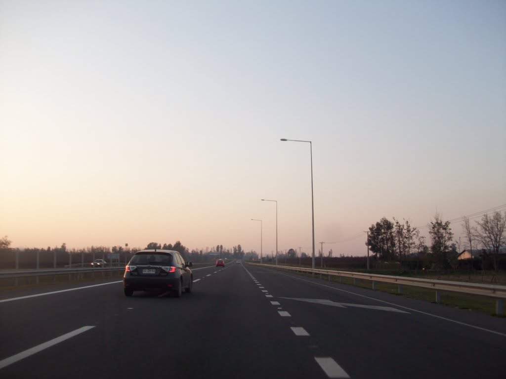 Autopista Acceso Sur a Santiago. Paine Santiago by Ignacio Paredes