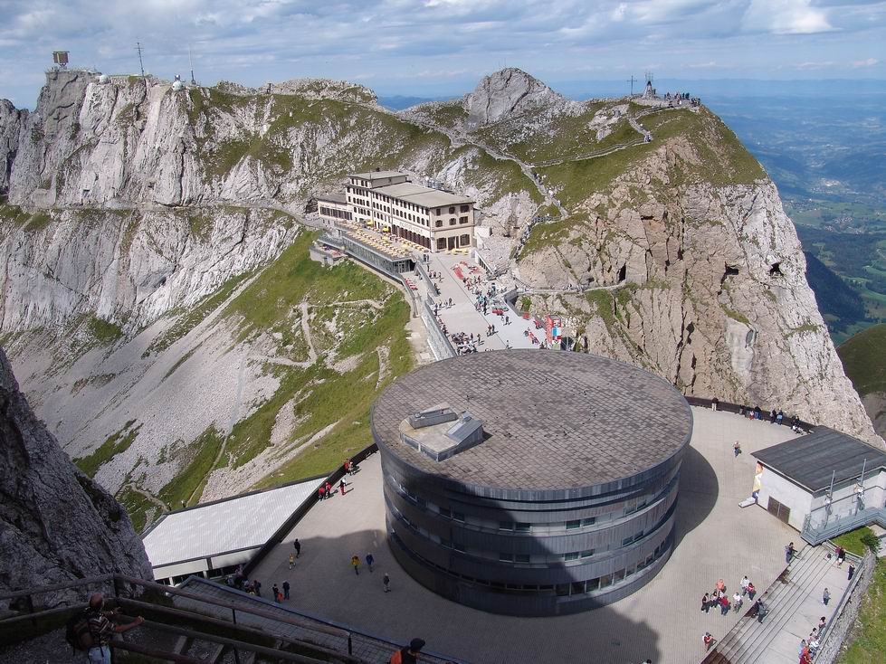 Pilatus Bergstation by jrohr