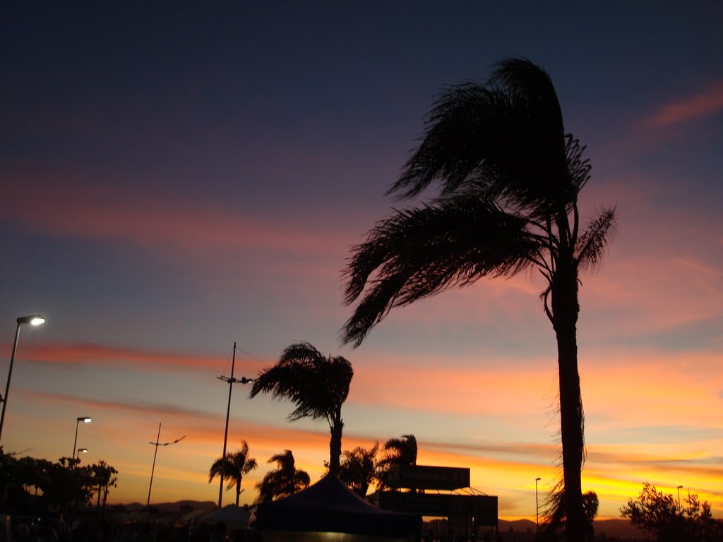 "Sunset & Wind"- Av. Beira Mar, Florianópolis by Anna Bérzina