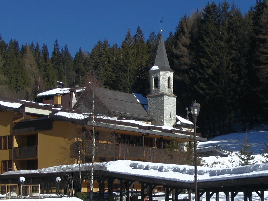 Madonna di Campiglio by Arek Luszczyk