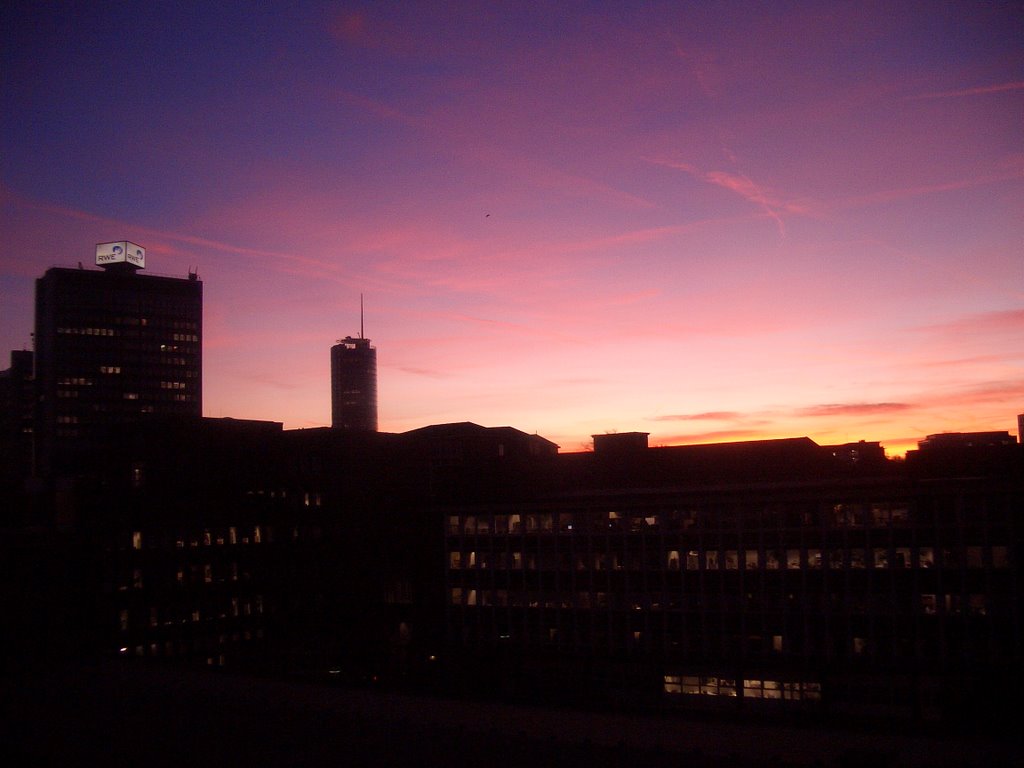 Skyline Essen beim Sonnenaufgang by c gross