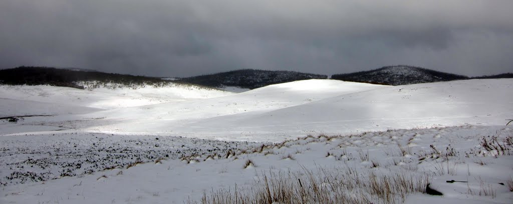 Sawyers Hill from Kiandra by heavylambs