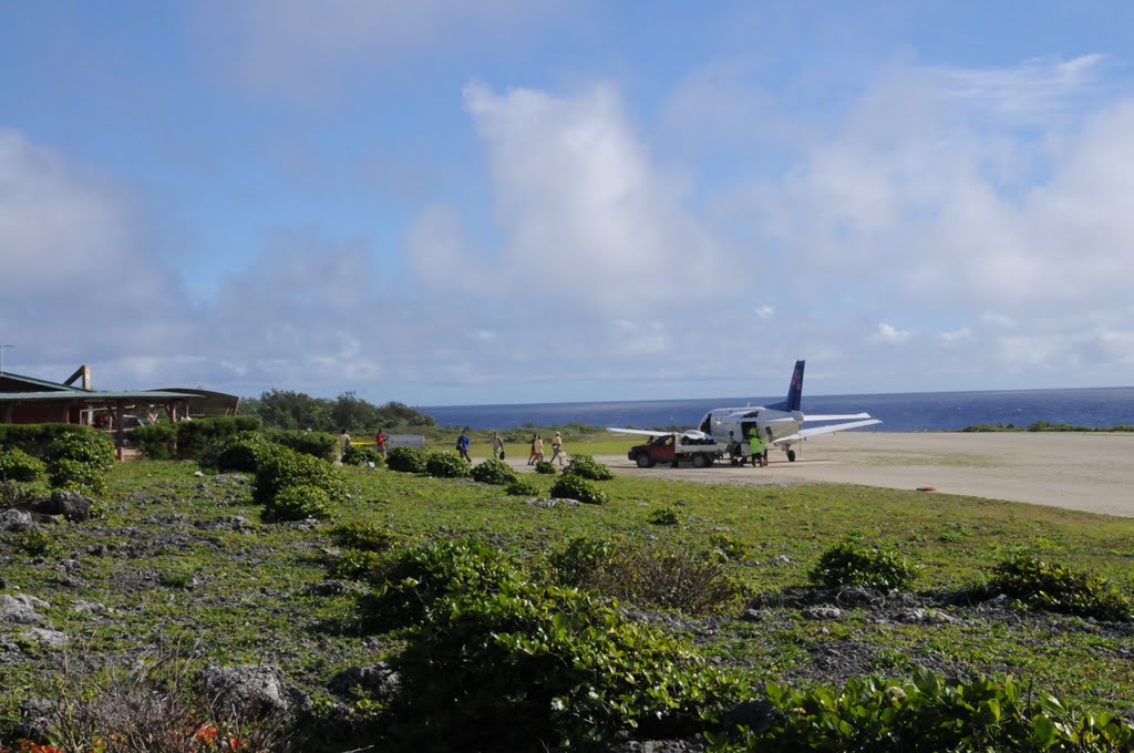 Air Rarotonga preparing to depart by ThoiryK