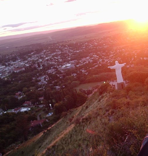 La cumbre y el Cristo by Javier Yunes