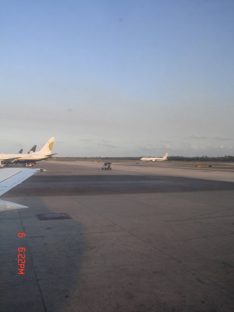 Aeropuerto Internacional de Cancun by manuelhmunoz