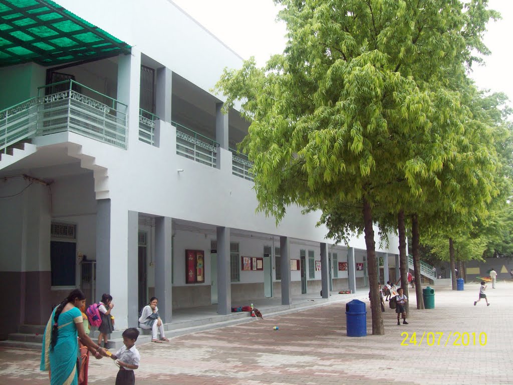 Prep building of St. Xavier's School by ©em