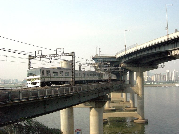 Cheongdam Bridge Park (청담대교공원) by densha