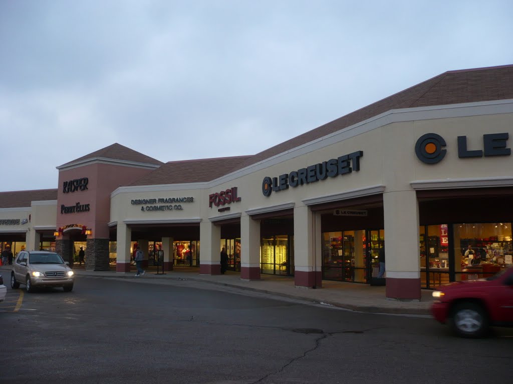 Birch Run Prime Outlets by plumgarden