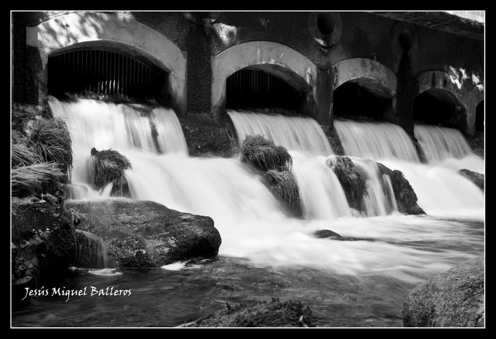 *Que Corra El Agua by Jesus Miguel Balleros