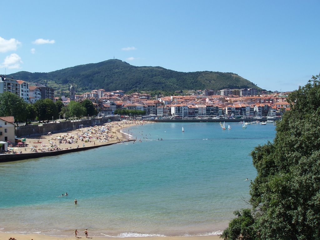 PLaya y puerto by Ander Bilbao