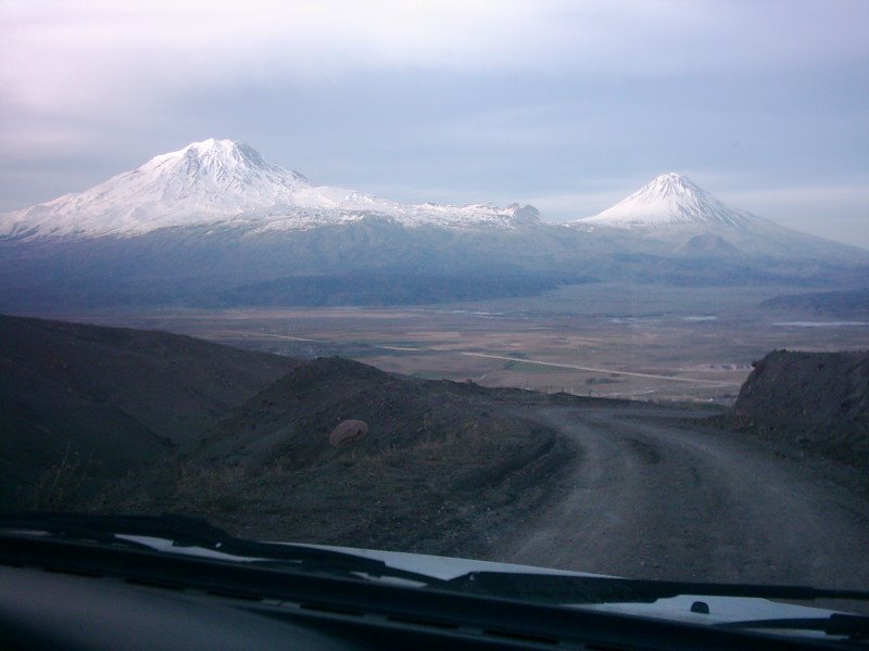 Ağrı Dağı by Ozgur Erdil