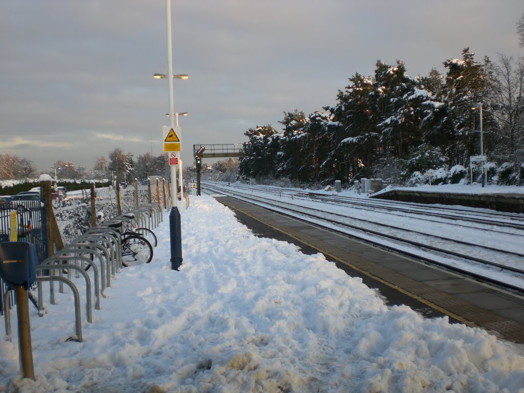 Brookwood Station - Platform 1 - January 2010 by Klein martin