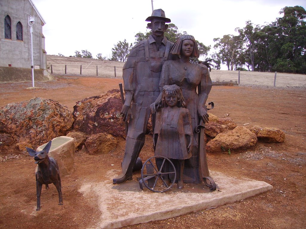 Len Zuks Artwork In Church Grounds Near Boddington 2006 by spider52