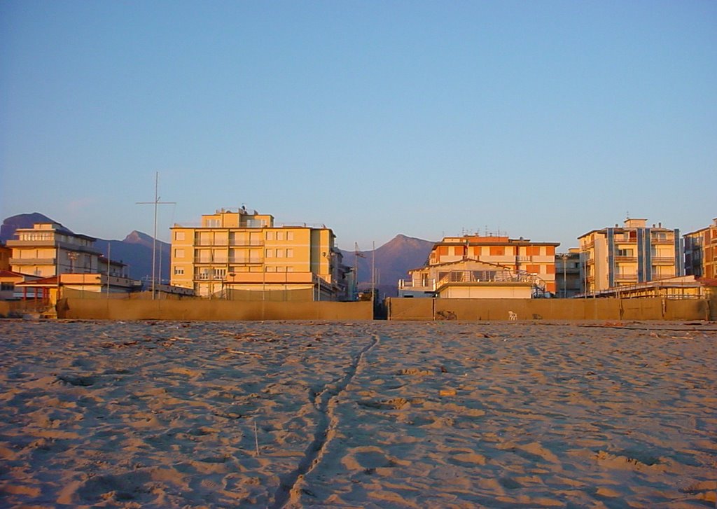 Lido di Camaiore by djnizzi