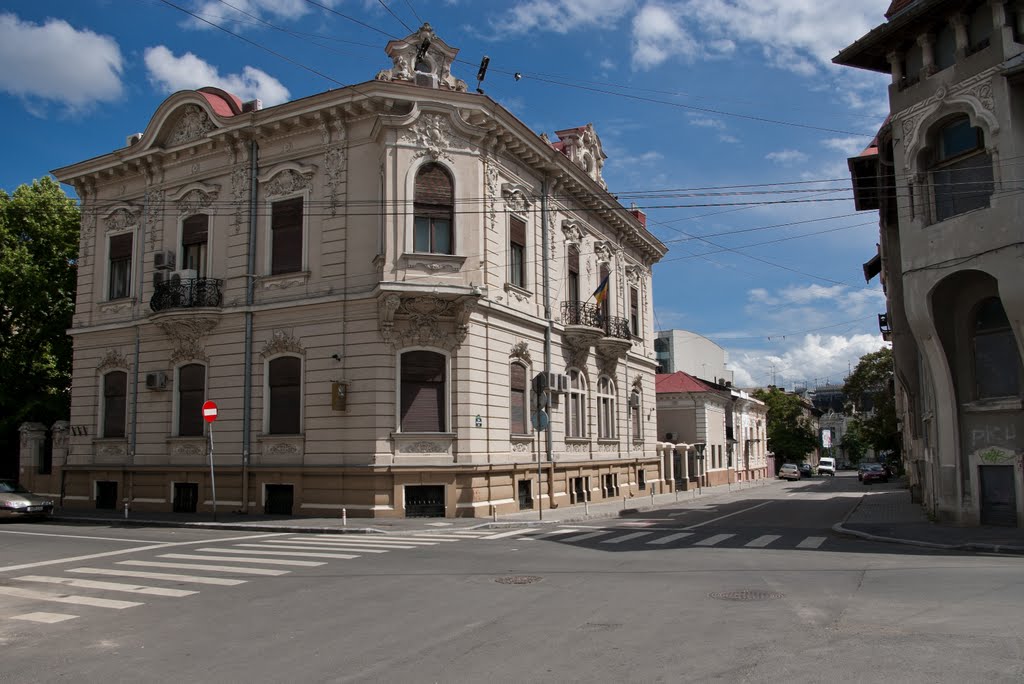 Un colţ din Bucureşti by Alexandru C. Ene