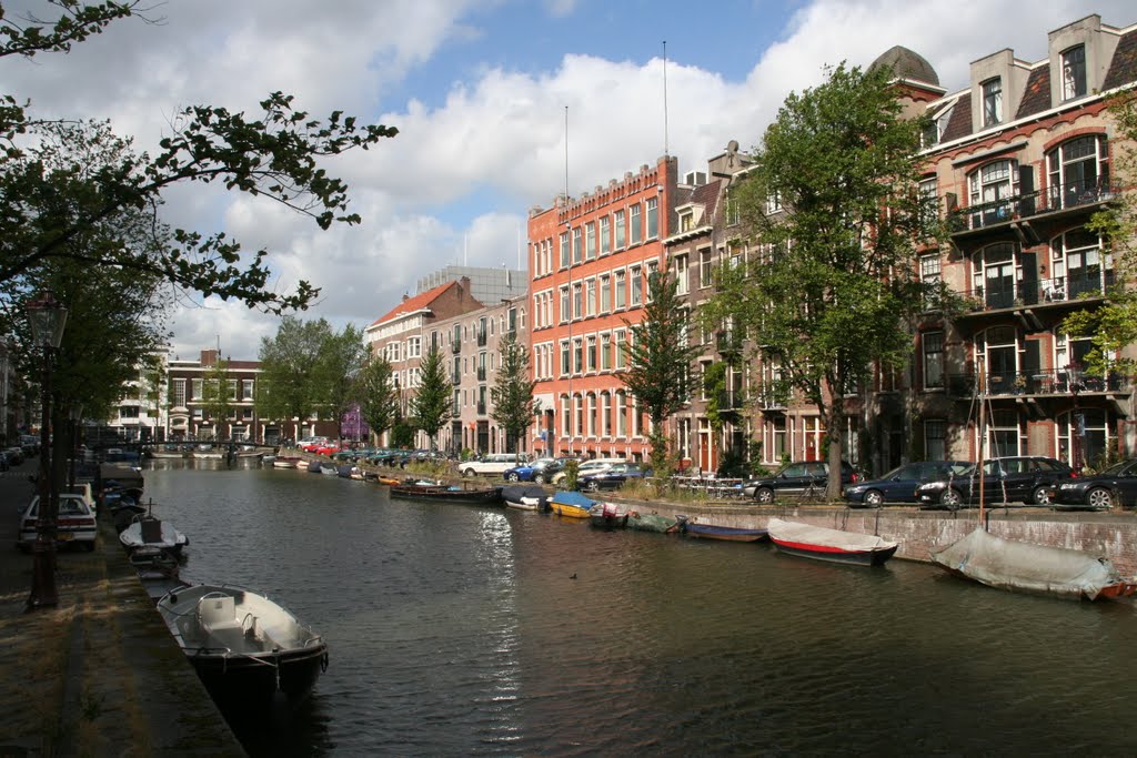 Nieuwe Achtergracht towards Onbekendegracht, Amsterdam. by Carl030nl