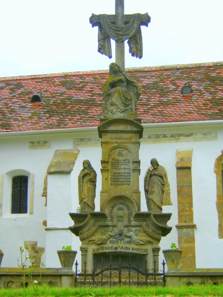 It is a sad statue of the Virgin Mary - Szomorú Szűz Mária szobor by Mata Hary