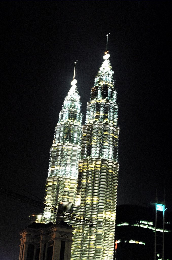 Petronas Towers by Claris Chirinos