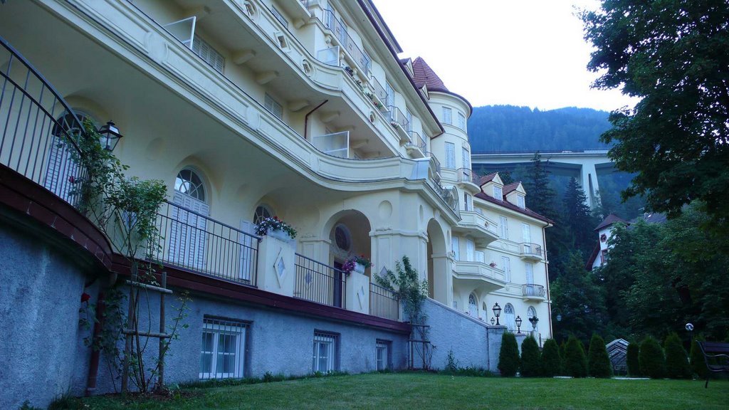 Grand Family Hotel Gossensaß unter der Autobahn by rained in