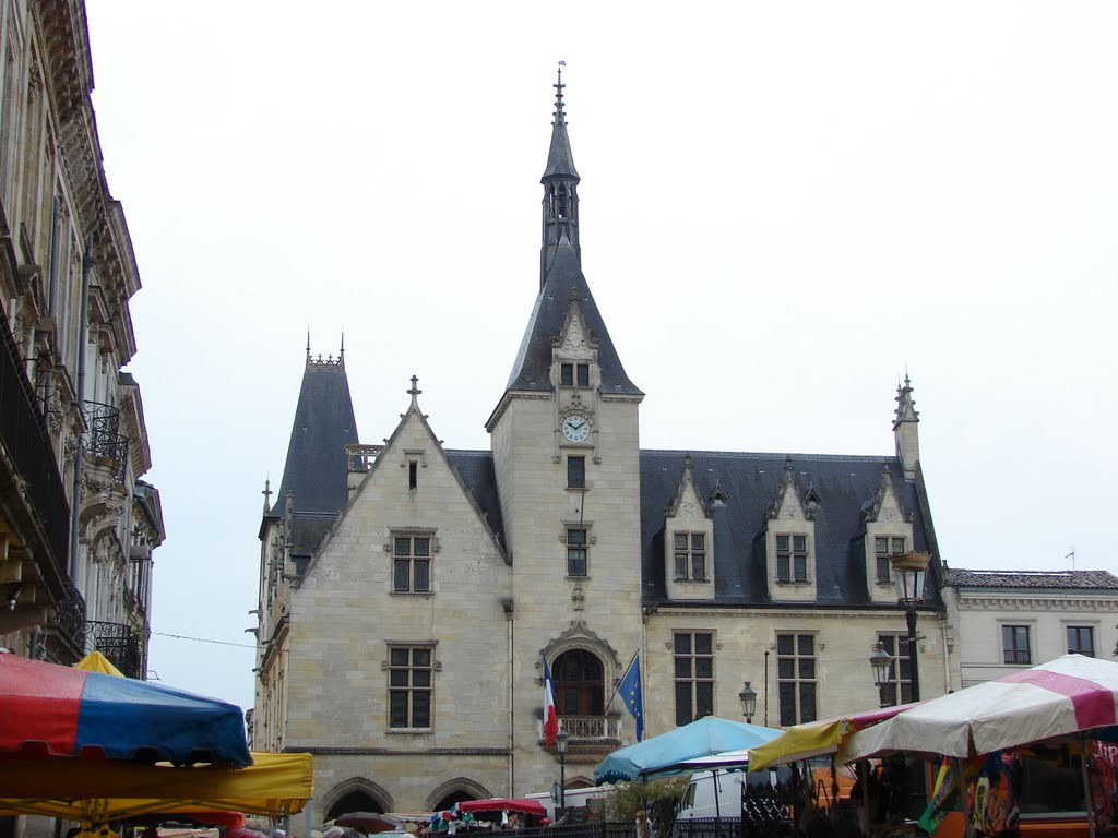 Mairie, Libourne, Aquitaine, France by M.Strīķis