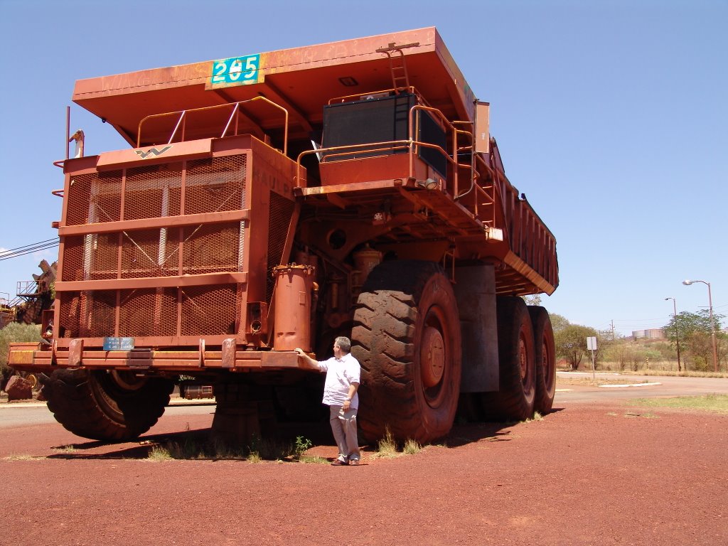 200 Ton Haulpak at Newman Museum by Mick Clifton