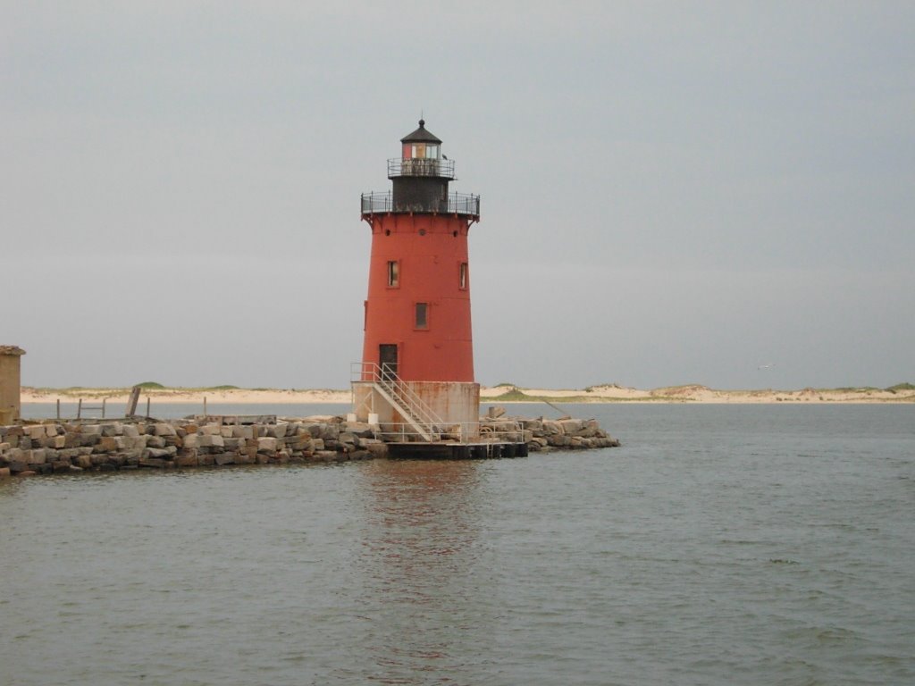 Inner Breakwater Lighthouse by DiS02