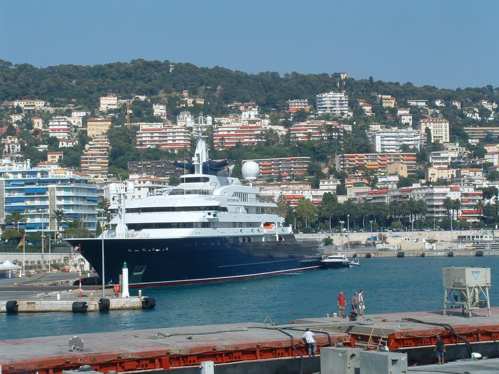 MS Octopus in Nice by Eric Hoekzema