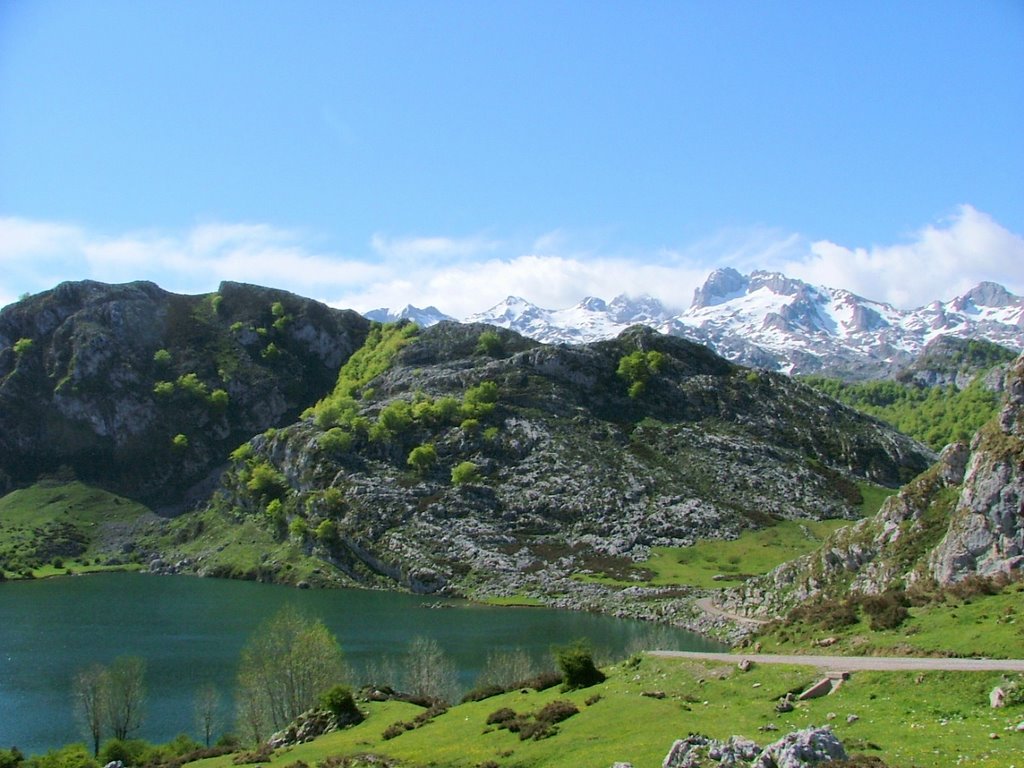 Lago Ercina by Raúl Busto