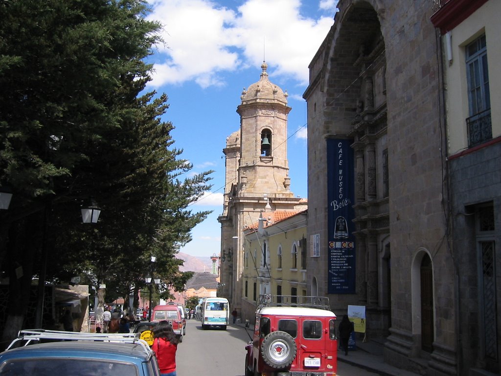 Catedral by ROGER ARANIBAR