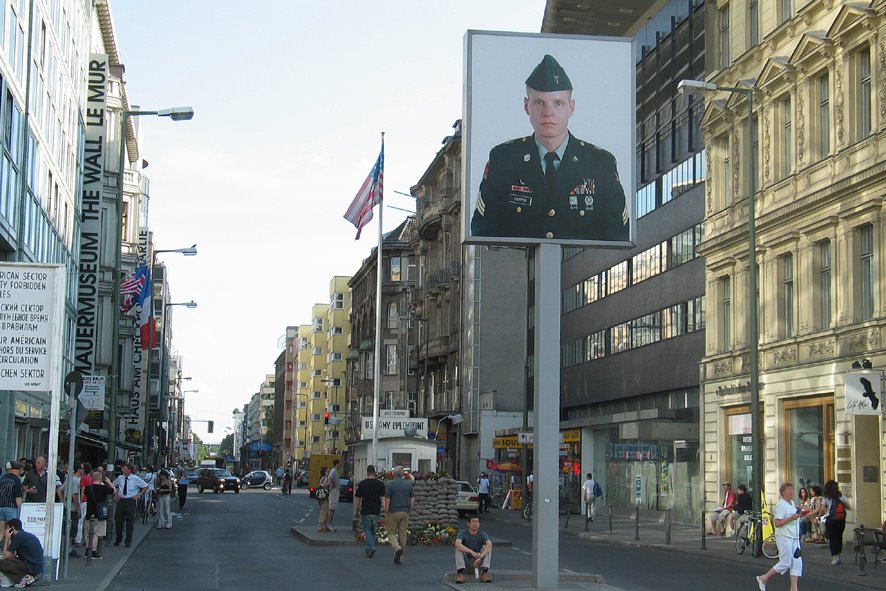 Checkpoint Charlie by darek_b