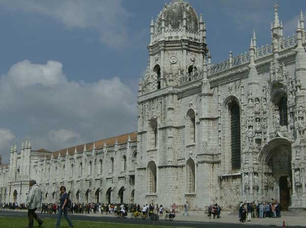 Mosteiro dos Jeronimos by Rui Pedr